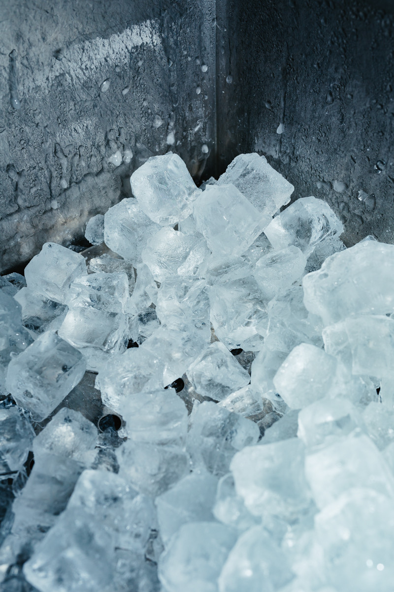 Bild 3: an der Hotelbar mit Kirsten Boie