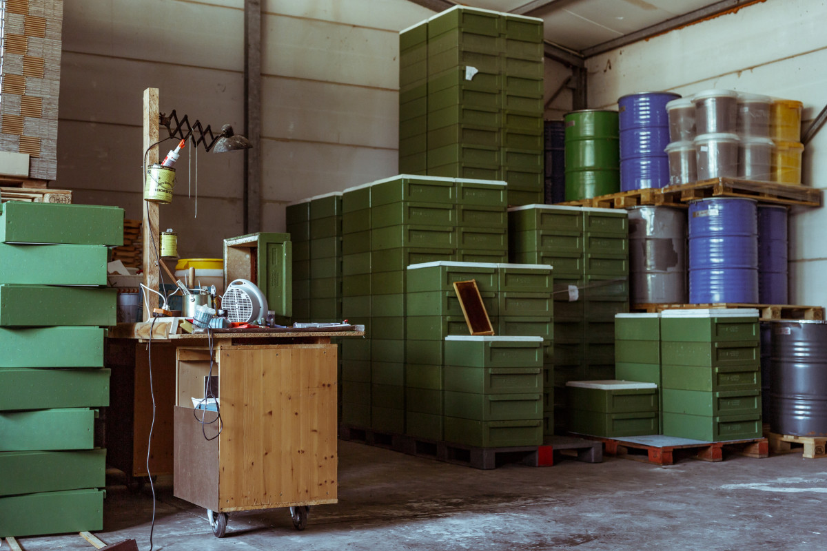 Bild 15: beekeeping